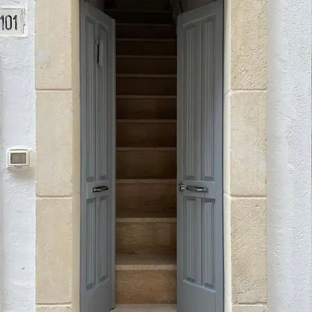 Apartman Casa Adami 99 *