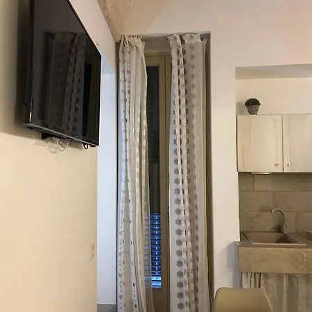 Apartman Casa Adami 99 *